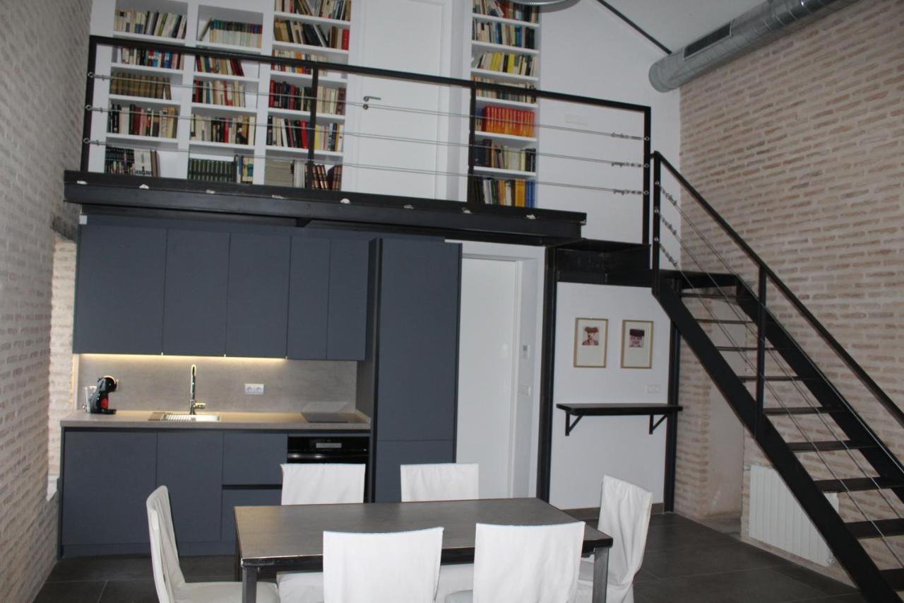 Cozy & Modern Apartment Hombre De Piedra Sevilla Kültér fotó