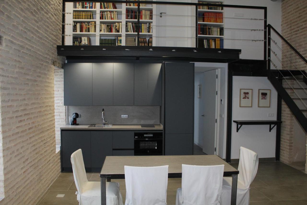 Cozy & Modern Apartment Hombre De Piedra Sevilla Kültér fotó