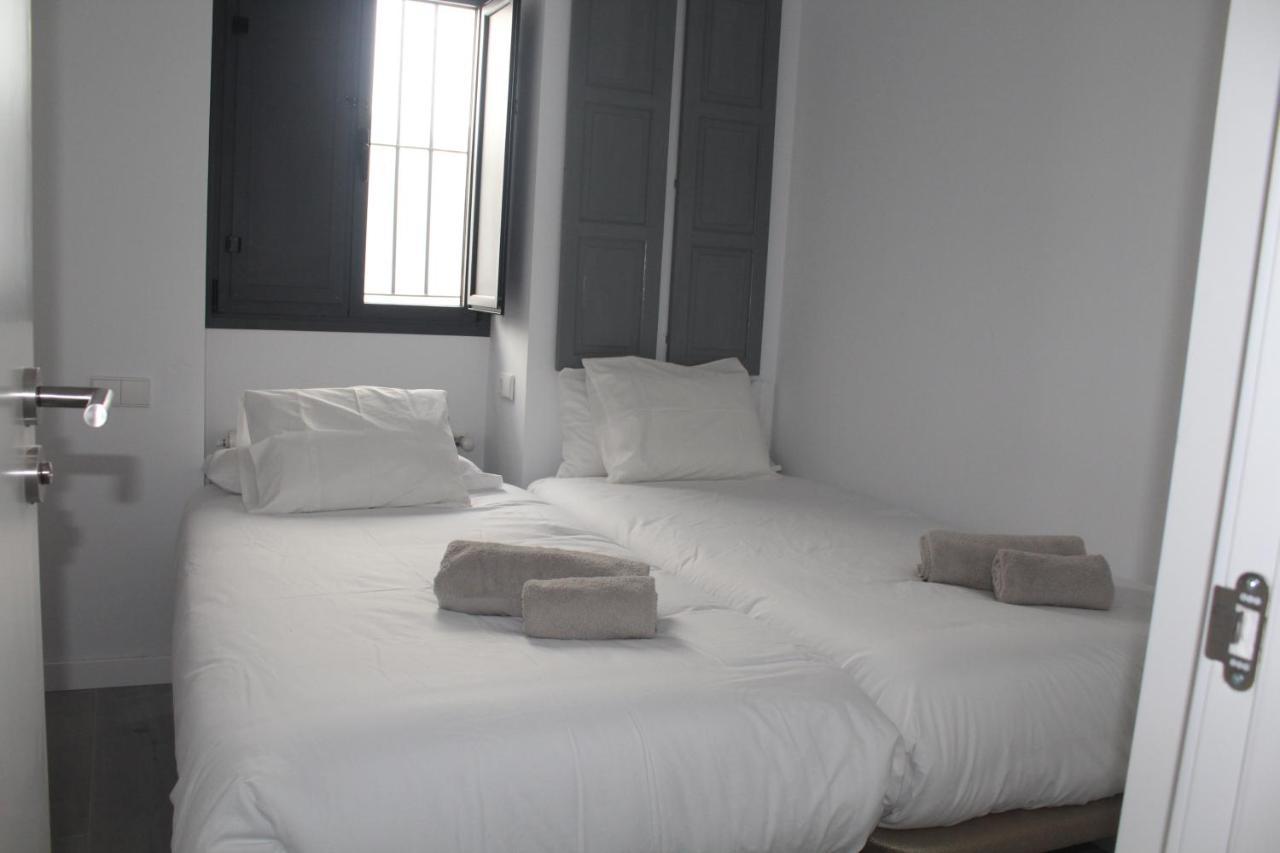 Cozy & Modern Apartment Hombre De Piedra Sevilla Kültér fotó