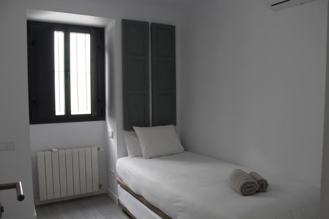 Cozy & Modern Apartment Hombre De Piedra Sevilla Kültér fotó